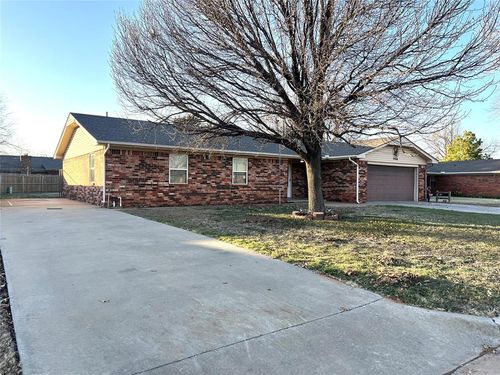 3908 Hickory Stick Dr, Chickasha, OK, 73018-7821 | Card Image