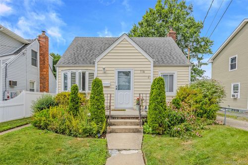 116 Stone St, Elmont, NY, 11003-1844 | Card Image