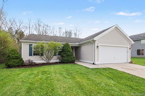 4394 Harrier Ln, Burton, MI, 48519-1912 | Card Image