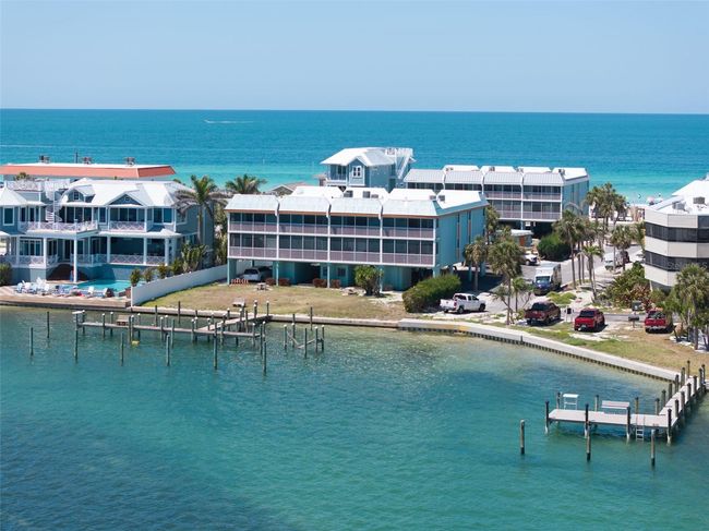 14 - 901 Gulf Dr S, Condo with 2 bedrooms, 2 bathrooms and null parking in Bradenton Beach FL | Image 15