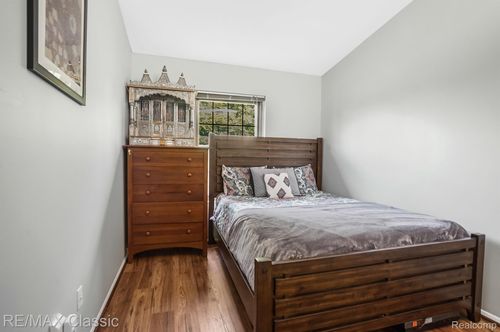 40041 Crosswinds, Novi, MI, 48375-5006 | Card Image