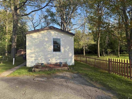 8 Old Buck Ct, Baraboo, WI, 53913-9773 | Card Image