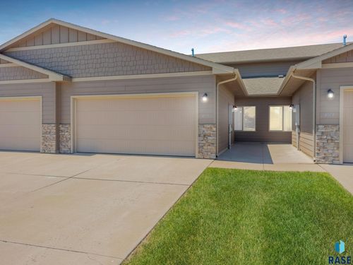 4005 S Grand Slam Ave, Sioux Falls, SD, 57110-5408 | Card Image