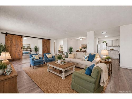 8c-300 S Clinton St, Denver, CO, 80247-1272 | Card Image