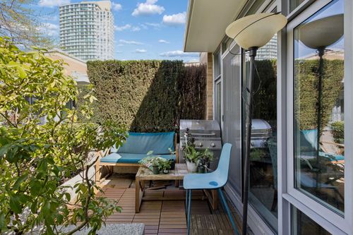 2p-1033 Marinaside Crescent, Vancouver, BC, V6Z3A3 | Card Image