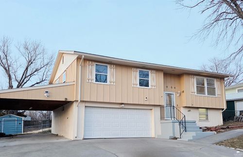 1904 Davis Dr, Junction City, KS, 66441-1827 | Card Image