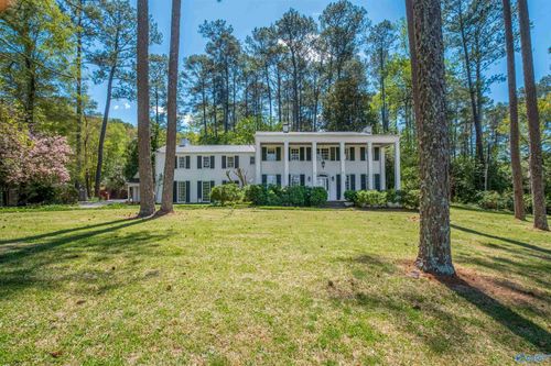 207 Dogwood Cir, Gadsden, AL, 35901-5601 | Card Image