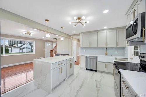 2127 Erma Dr, East Meadow, NY, 11554-1123 | Card Image