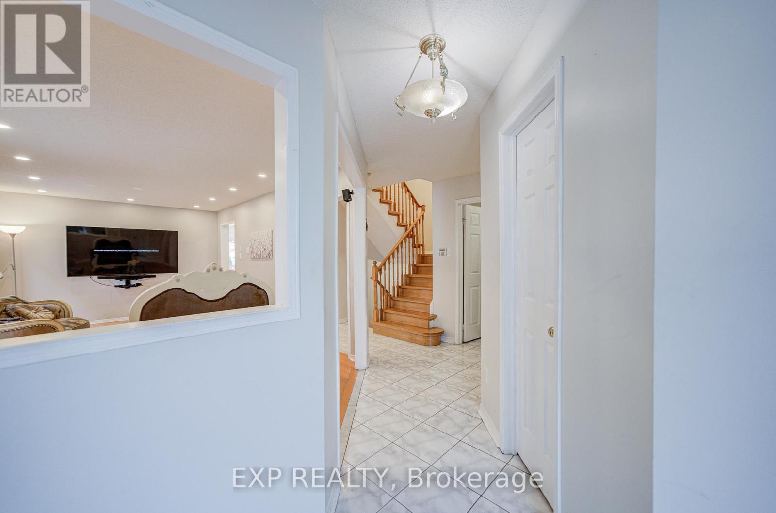 Residential in Markham (Middlefield) 3