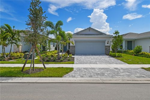 compass-215-4403 Pinafore Street, Vero Beach, FL, 32967 | Card Image