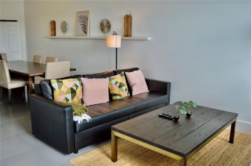 ph-g-6770 Indian Creek Dr, Miami Beach, FL, 33141-5756 | Card Image