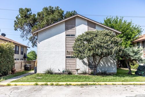 10561 Starcrest Dr, San Antonio, TX, 78217-2877 | Card Image