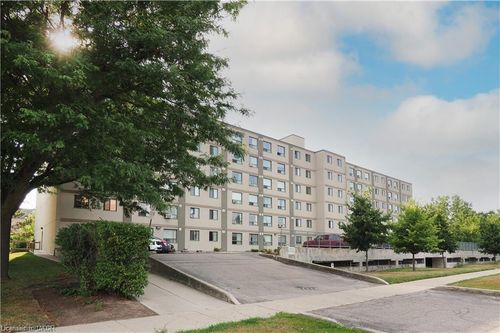 402-18 Holborn Crt, Kitchener, ON, N2A4A1 | Card Image