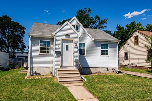 318 1st Ave E, West Fargo, ND, 58078-1807 | Card Image