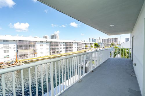 apt-301-3527 Ne 168th St, North Miami Beach, FL, 33160-3506 | Card Image