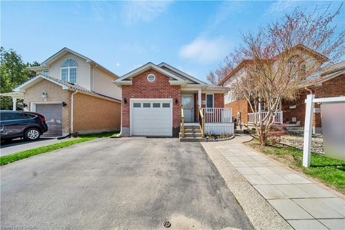 main-level-347 Keewatin Avenue, Kitchener, ON, N2B3W2 | Card Image