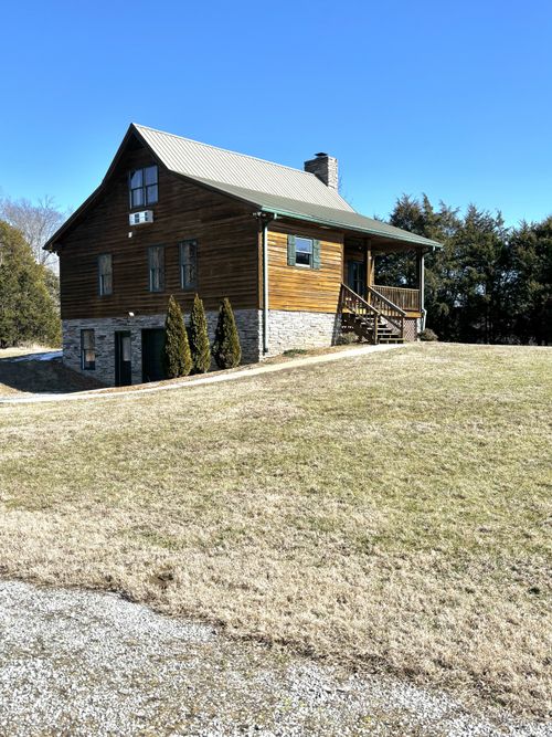 2890 Ellis Ln, PALMYRA, TN, 37142-2213 | Card Image