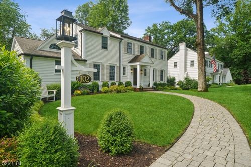 102 Huron Dr, Chatham Twp, NJ, 07928-1238 | Card Image