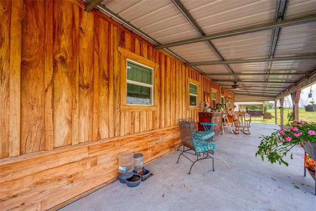 2080 Avenue J St, Home with 3 bedrooms, 2 bathrooms and null parking in Boling TX | Image 4