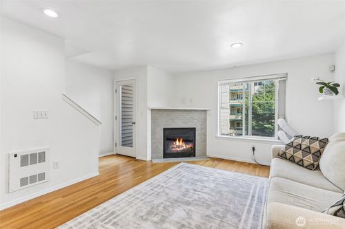 b-12333 28th Ave Ne, Seattle, WA, 98125-5464 | Card Image