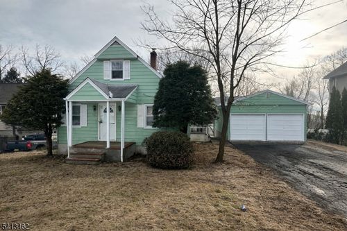 230 Macdonald Dr, Wayne, NJ, 07470-3851 | Card Image