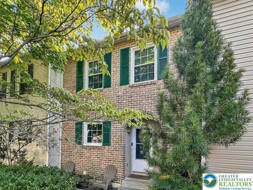 8318 Countryside Ln, FOGELSVILLE, PA, 18051-1505 | Card Image