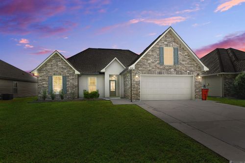 26560 Evangeline Trace Blvd, Denham Springs, LA, 70726-5907 | Card Image