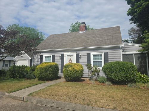 7 Wilton Ave, Pawtucket, RI, 02861-2915 | Card Image