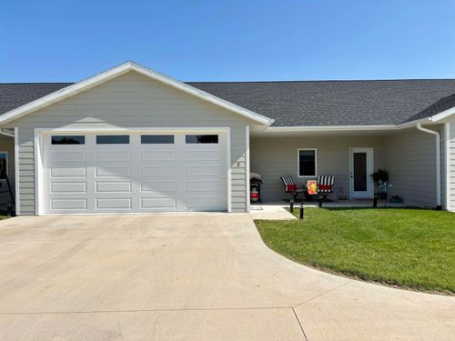 3-106 Highland Dr, Decorah, IA, 52101-1102 | Card Image