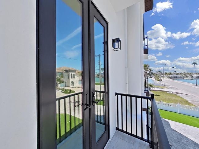 882 Bay Point Dr, House other with 5 bedrooms, 6 bathrooms and null parking in MADEIRA BEACH FL | Image 52