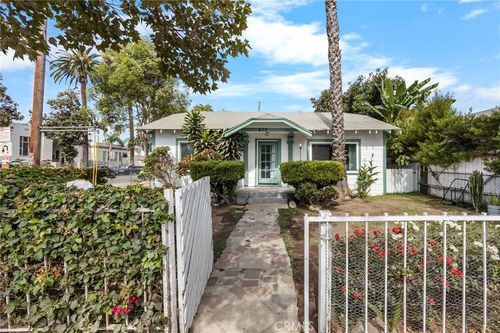 836 South Sycamore Street, Santa Ana, CA, 92701 | Card Image