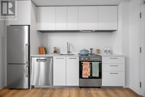 2211-101 Roehampton Avenue, Toronto (Mount Pleasant West), ON, M4P2W2 | Card Image