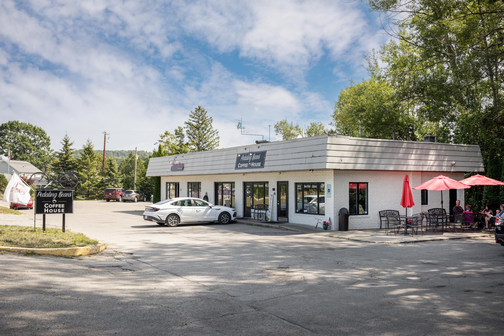 116 E Philip St, Lake Leelanau, MI 49653