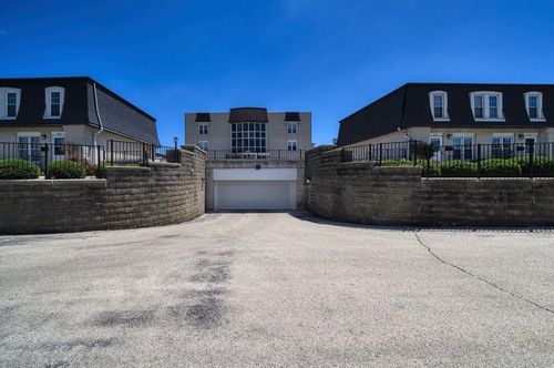 105-9500 N Green Bay Road, Brown Deer, WI, 53209 | Card Image