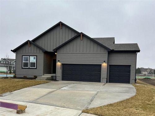 18204 W 166th Ter, Olathe, KS, 66062 | Card Image