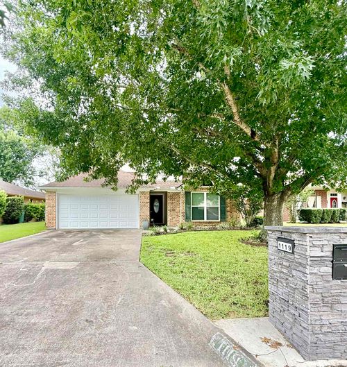 1119 Westmeadow Dr, Beaumont, TX, 77706-3878 | Card Image