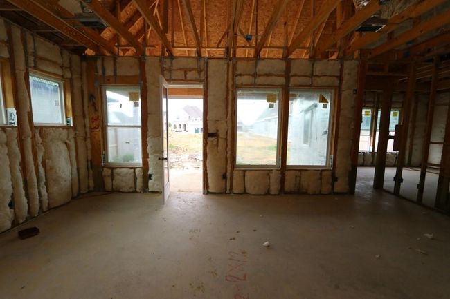 12330 Palmetto Dr, House other with 3 bedrooms, 2 bathrooms and 2 parking in Mont Belvieu TX | Image 8