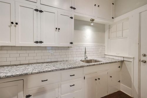 2611 N Shartel Ave, Oklahoma City, OK, 73103-1442 | Card Image