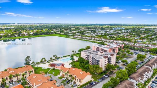 apt-307-20840 San Simeon Way, Miami, FL, 33179-1835 | Card Image