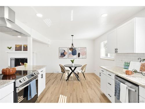 10 Teller St, Lakewood, CO, 80226-2042 | Card Image