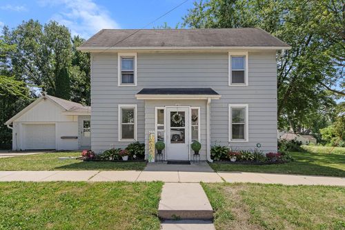 401 Columbia Ave, Deforest, WI, 53532-1330 | Card Image