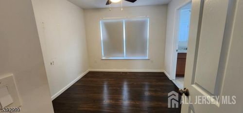 532 Great Beds Ct, Perth Amboy, NJ, 08861-5205 | Card Image