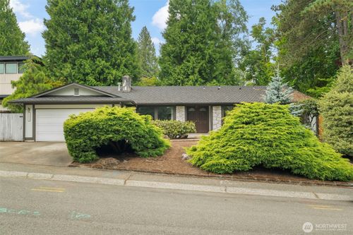 16905 150th Ave Se, Renton, WA, 98058-8554 | Card Image