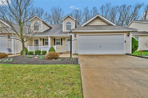 7596 Willow Woods Dr, North Olmsted, OH, 44070-6330 | Card Image
