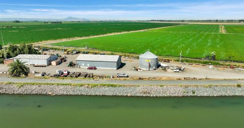 19701 Tyler Island Rd, Walnut Grove, CA, 95690-8039 | Card Image