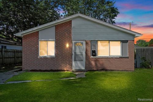 6516 Oak St, Taylor, MI, 48180-1744 | Card Image