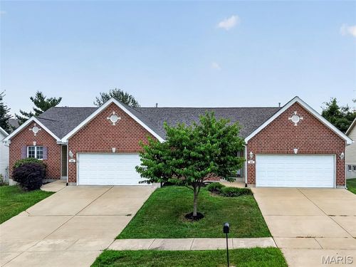 384-386 Shadow Pines Drive, Wentzville, MO, 63385 | Card Image