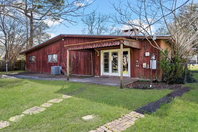 715 Highway 326 S, House other with 3 bedrooms, 2 bathrooms and null parking in Sour Lake TX | Image 22