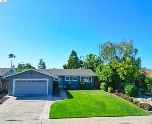 749 Moraga Dr, Livermore, CA, 94550-5341 | Card Image