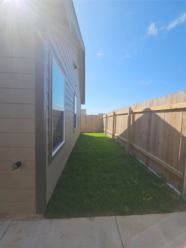 View of yard | Image 4
